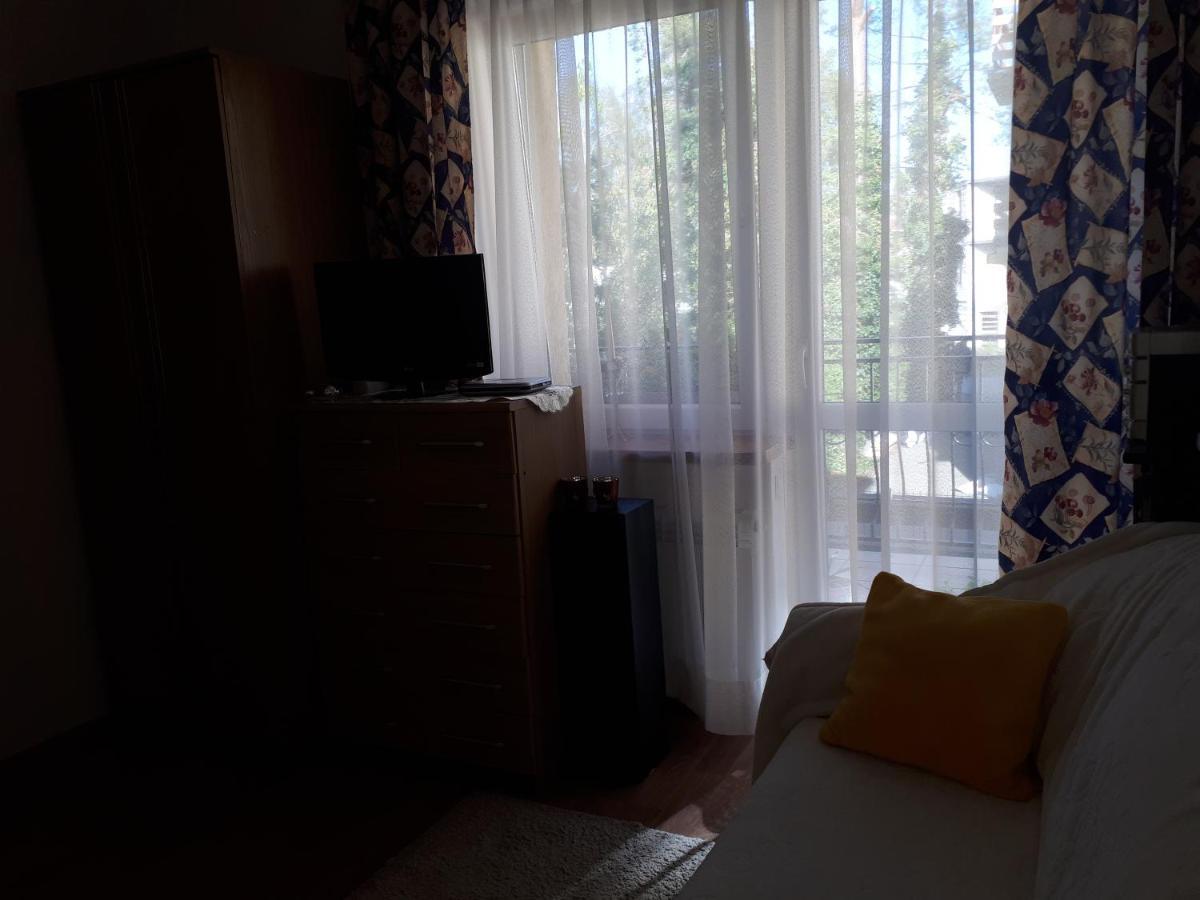 - Homestay *