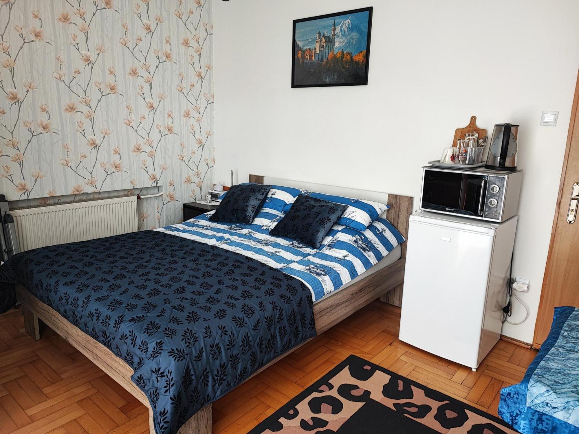 - * Ustka